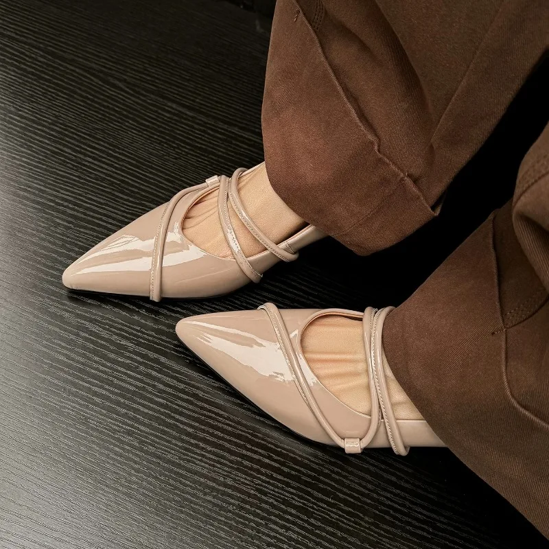 은색 가죽 소재의 여성용 뾰족코 플랫폼 힐, 캐주얼한  - Heels 리뷰 및 가격